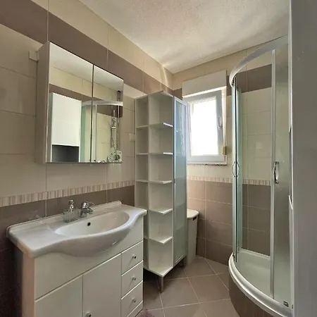 Apartment Modern Two Bedroom Trogir